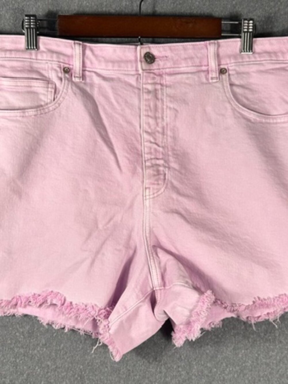 American Eagle Mom Shorts Womens Sz 18 Lavender Frayed Hem Waist 38